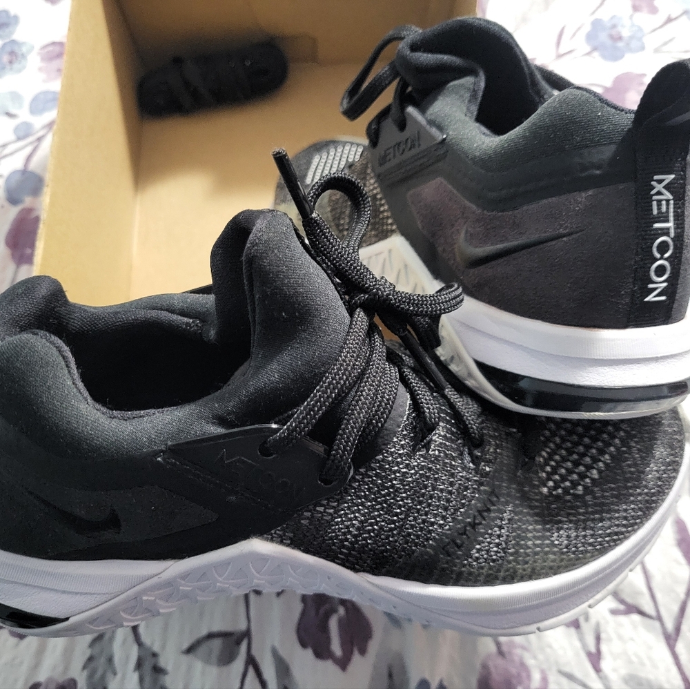 Nike Women's Metcon Flyknit 3, NEW w/Box, Size 5, Black & White